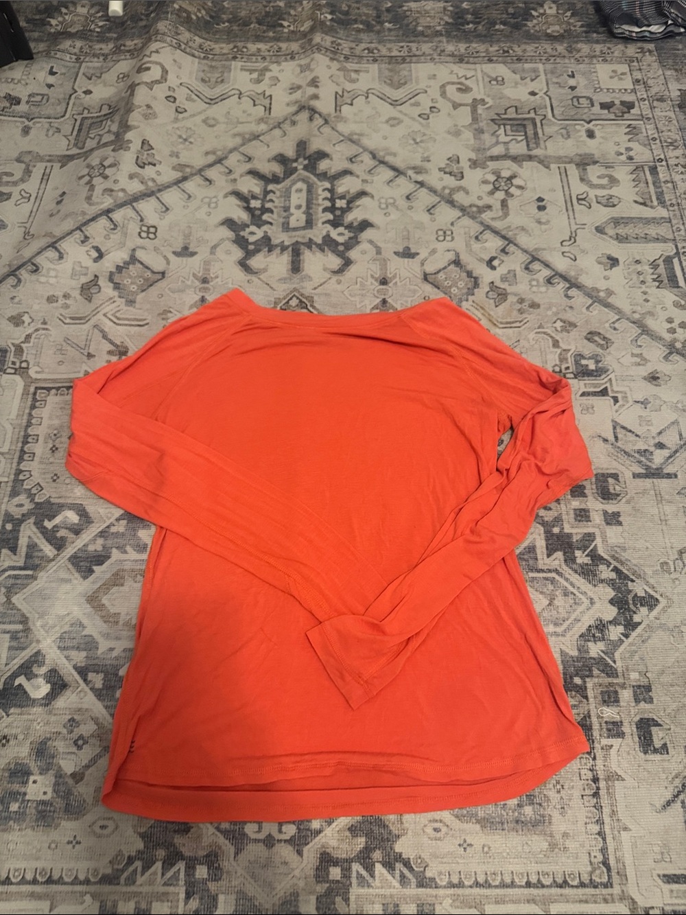 Free Fly Bamboo Lightweight Long Sleeve V-Neck Shirt Women’s Medium Coral